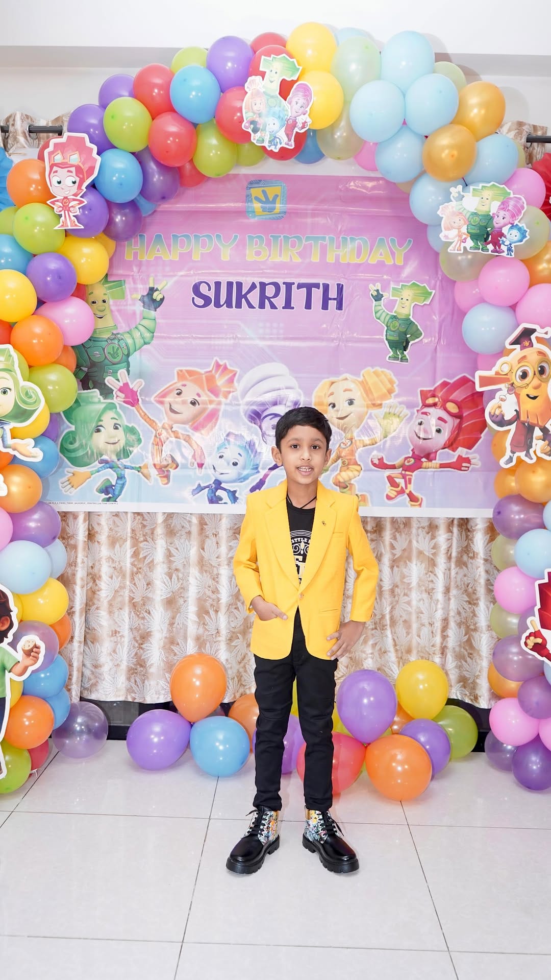 Post 9 by Party Supplies India Official on Instagram (video)