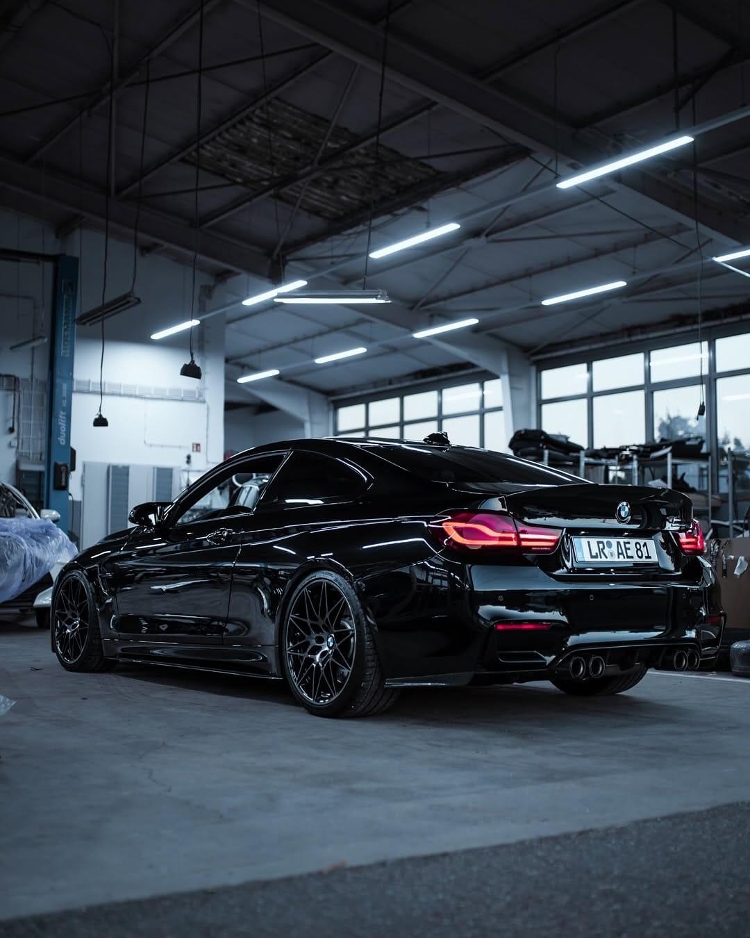 Post 3 by Carbonstar.de on Instagram (carousel)
