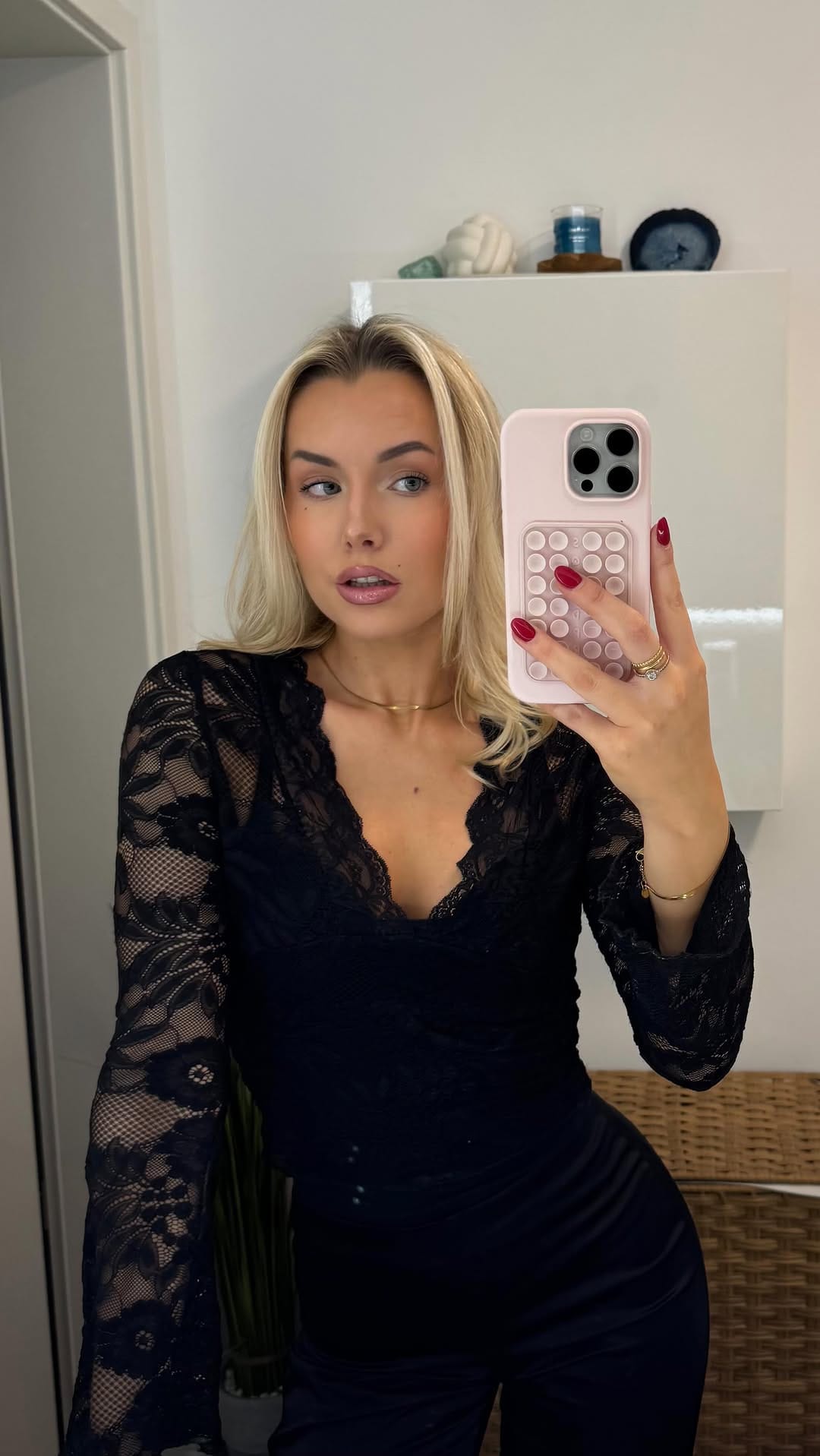 Post 6 by J E N N Y on Instagram (video)