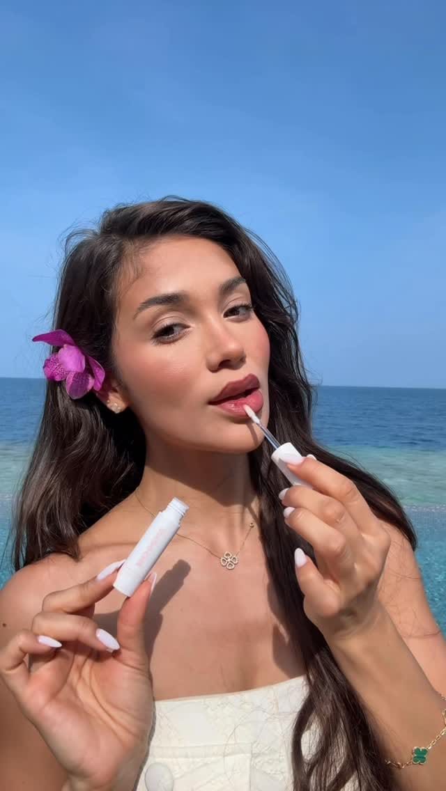 Post 1 by smooche on Instagram (video)