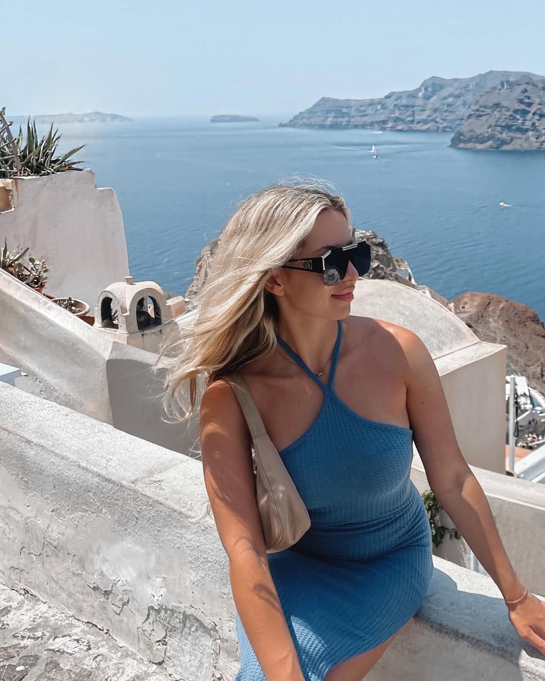 Post 8 by Anna Pecherska on Instagram (image)