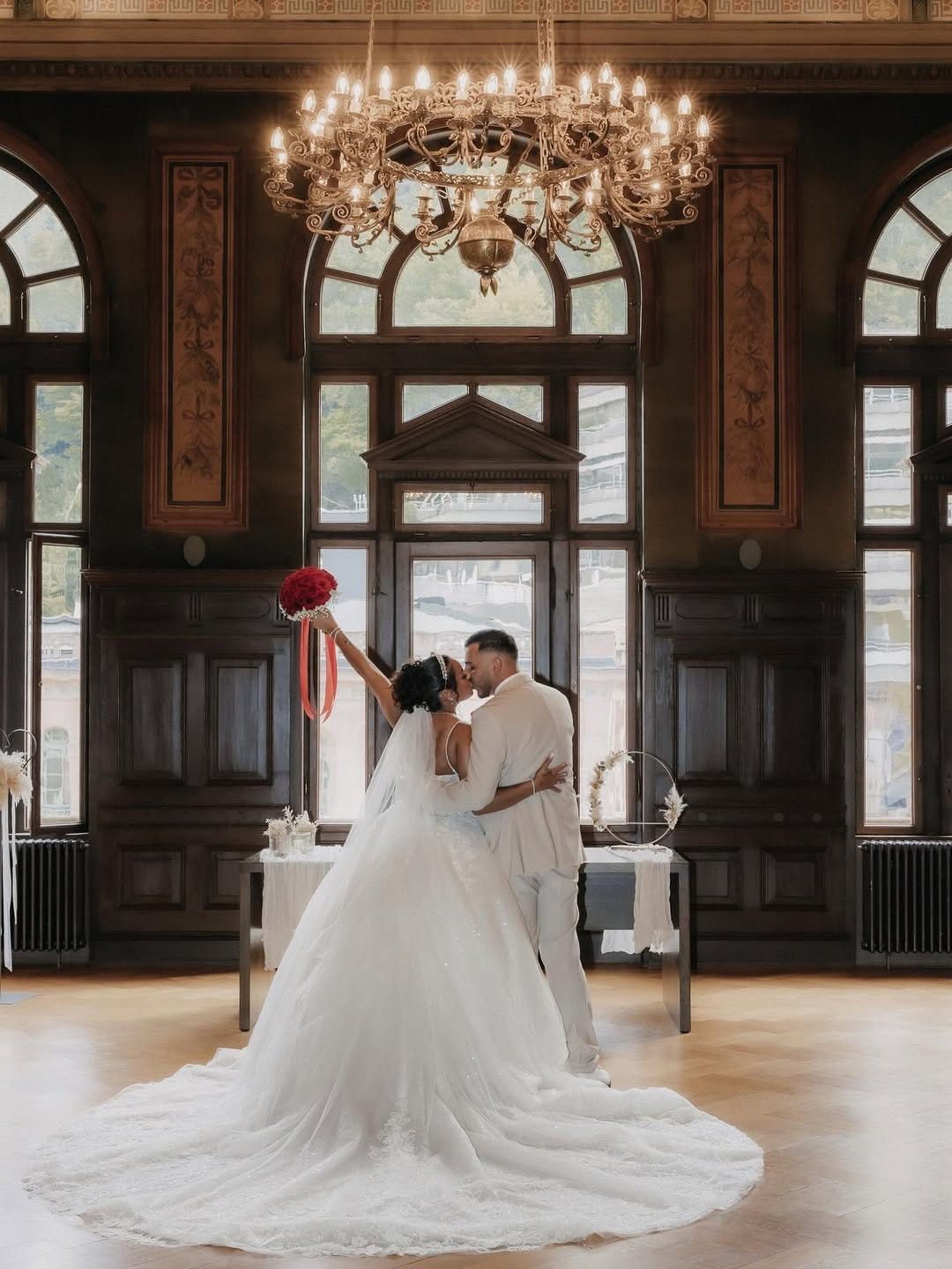 Post 8 by 𝐇𝐎𝐂𝐇𝐙𝐄𝐈𝐓𝐒𝐇𝐀𝐔𝐒 𝐁𝐎𝐎𝐒 on Instagram (carousel)