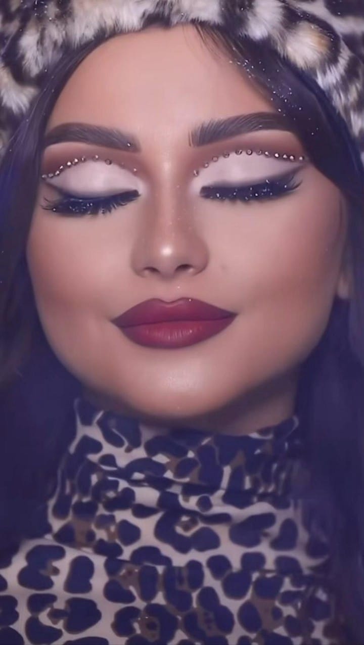 Post 8 by Lensesparadiise®️ on Instagram (video)
