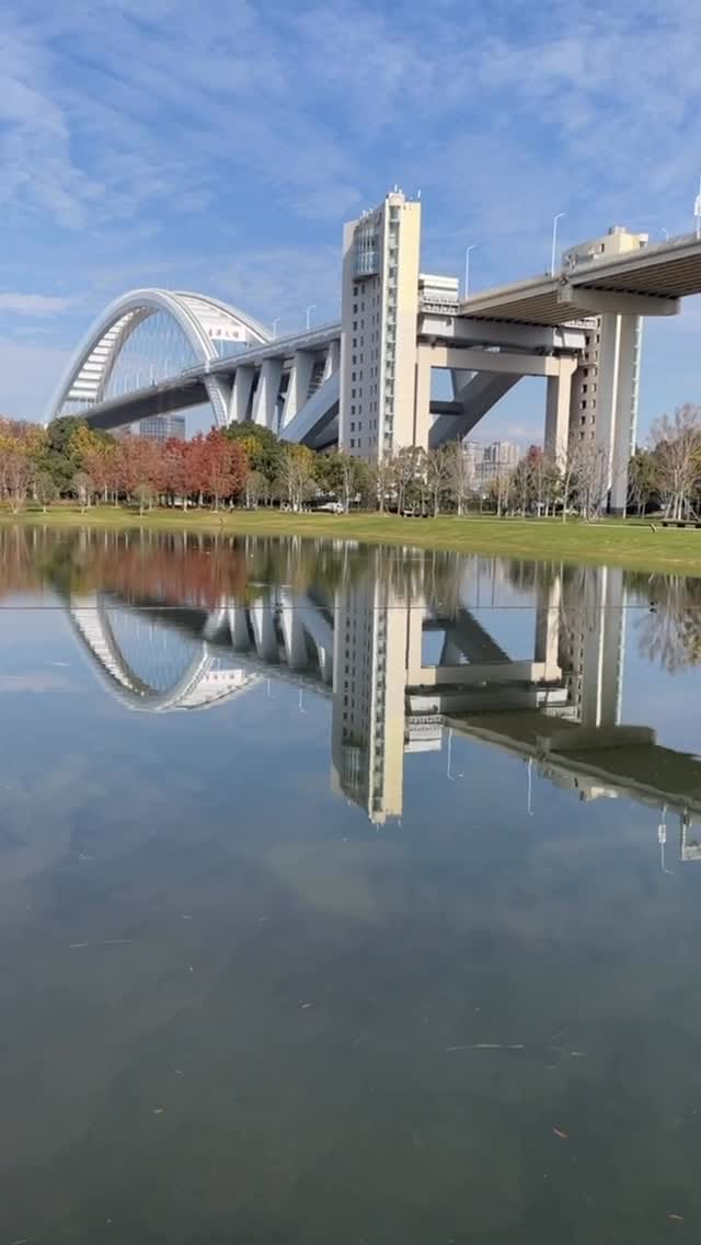 Post 3 by BertaBerlin travel guides on Instagram (video)
