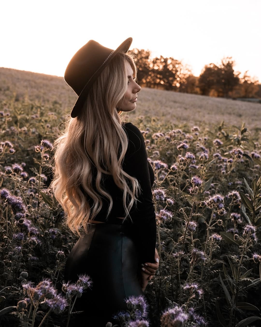 Post 9 by I S A B E L L 🌙  Lifestyle & Travel on Instagram (image)
