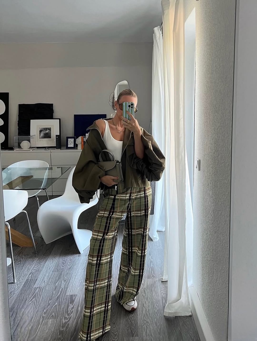Post 9 by Paulina K. | Fashion | Travel |  🌺 on Instagram (carousel)