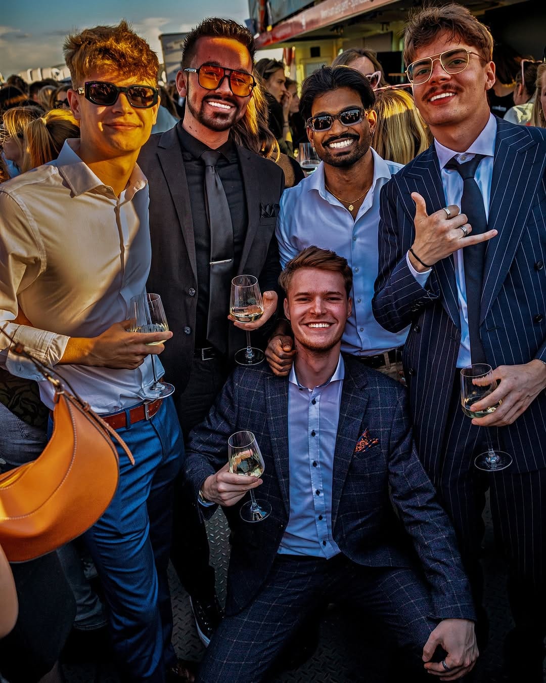 Post 8 by 𝙉𝙞𝙠𝙤 𝙀𝙡𝙡𝙞𝙣𝙜𝙝𝙤𝙫𝙚𝙣 | 𝙁𝙖𝙨𝙝𝙞𝙤𝙣 | 𝙃𝙮𝙗𝙧𝙞𝙙 𝘼𝙩𝙝𝙡𝙚𝙩𝙚 | 𝙇𝙞𝙛𝙚𝙨𝙩𝙮𝙡𝙚 on Instagram (carousel)