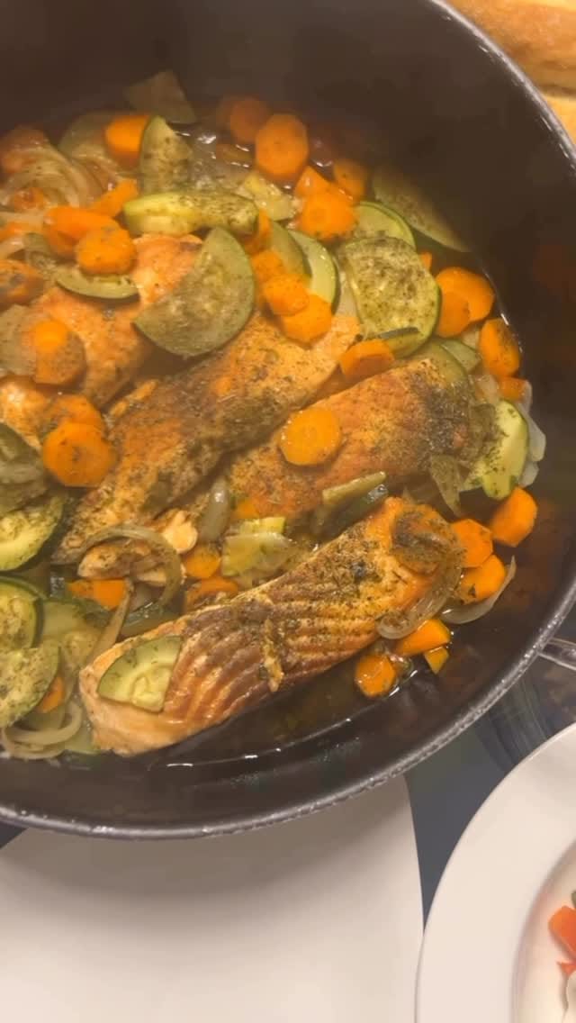 Post 3 by Hasna Aa on Instagram (video)