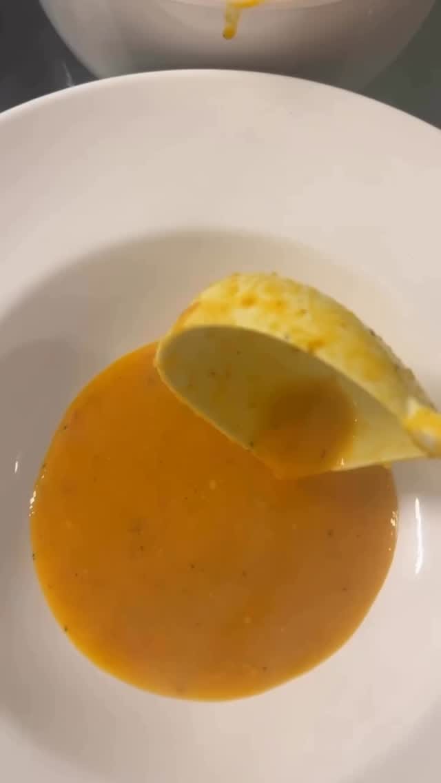 Post 6 by Hasna Aa on Instagram (video)