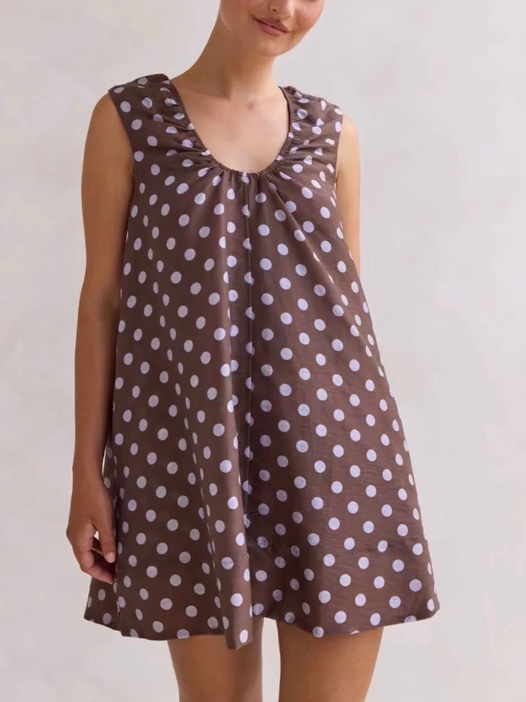Post 5 by Women’s Online Clothing Boutique on Instagram (carousel)