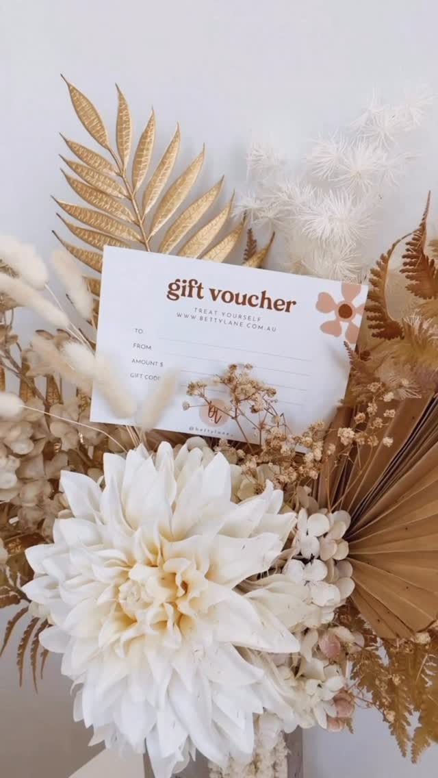 Post 10 by Women’s Online Clothing Boutique on Instagram (video)