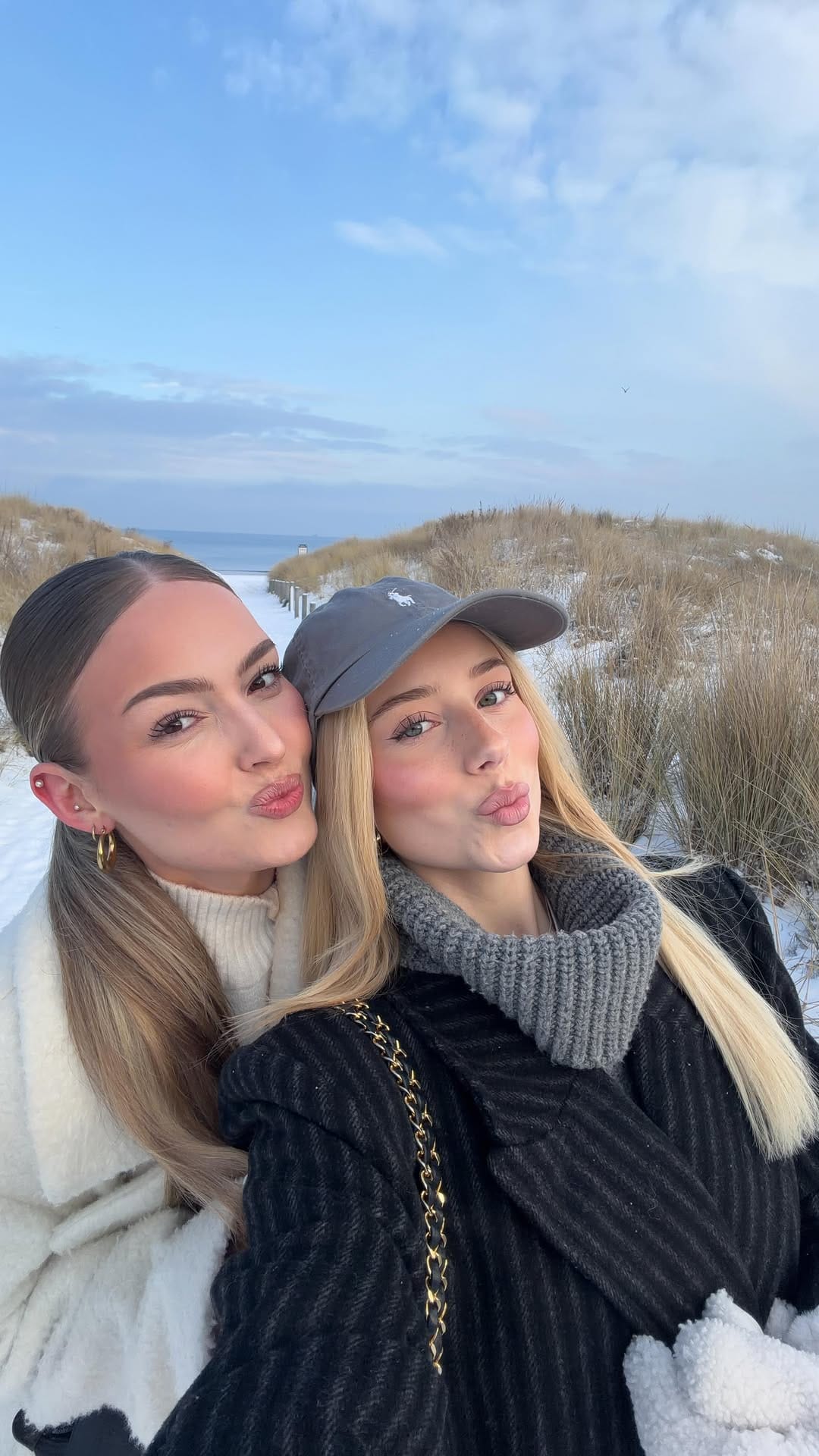 Post 8 by Lara on Instagram (video)