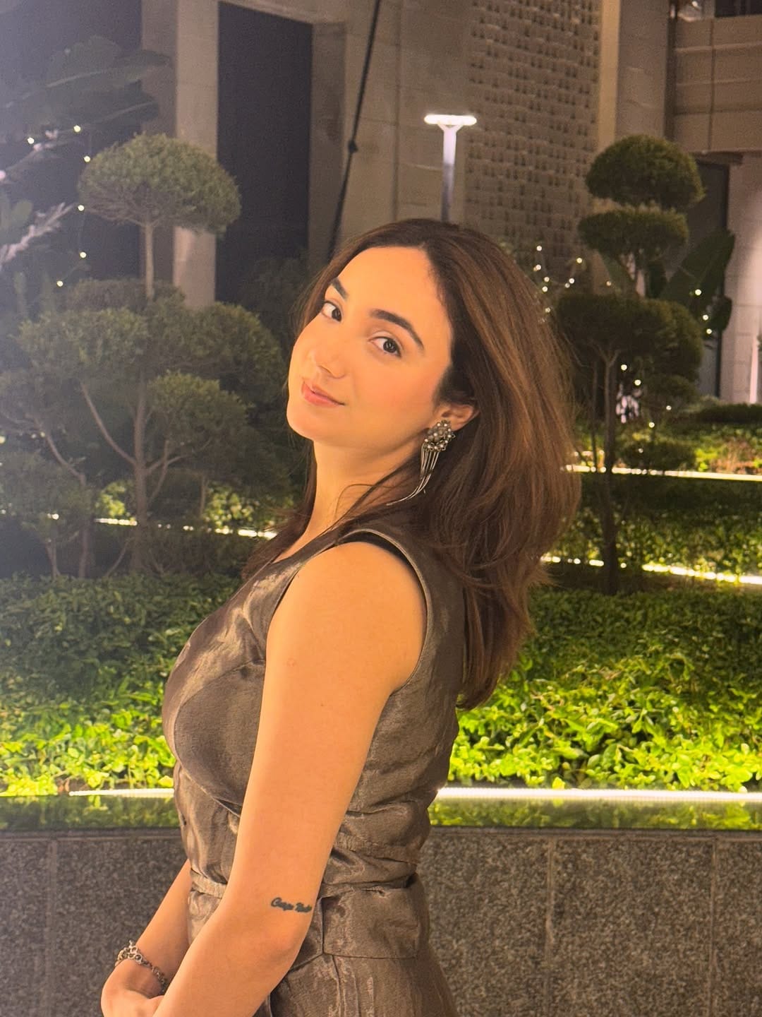 Post 10 by Mishika Arora on Instagram (carousel)