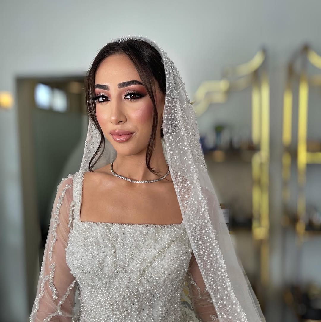 Post 8 by Mirrors on Instagram (carousel)