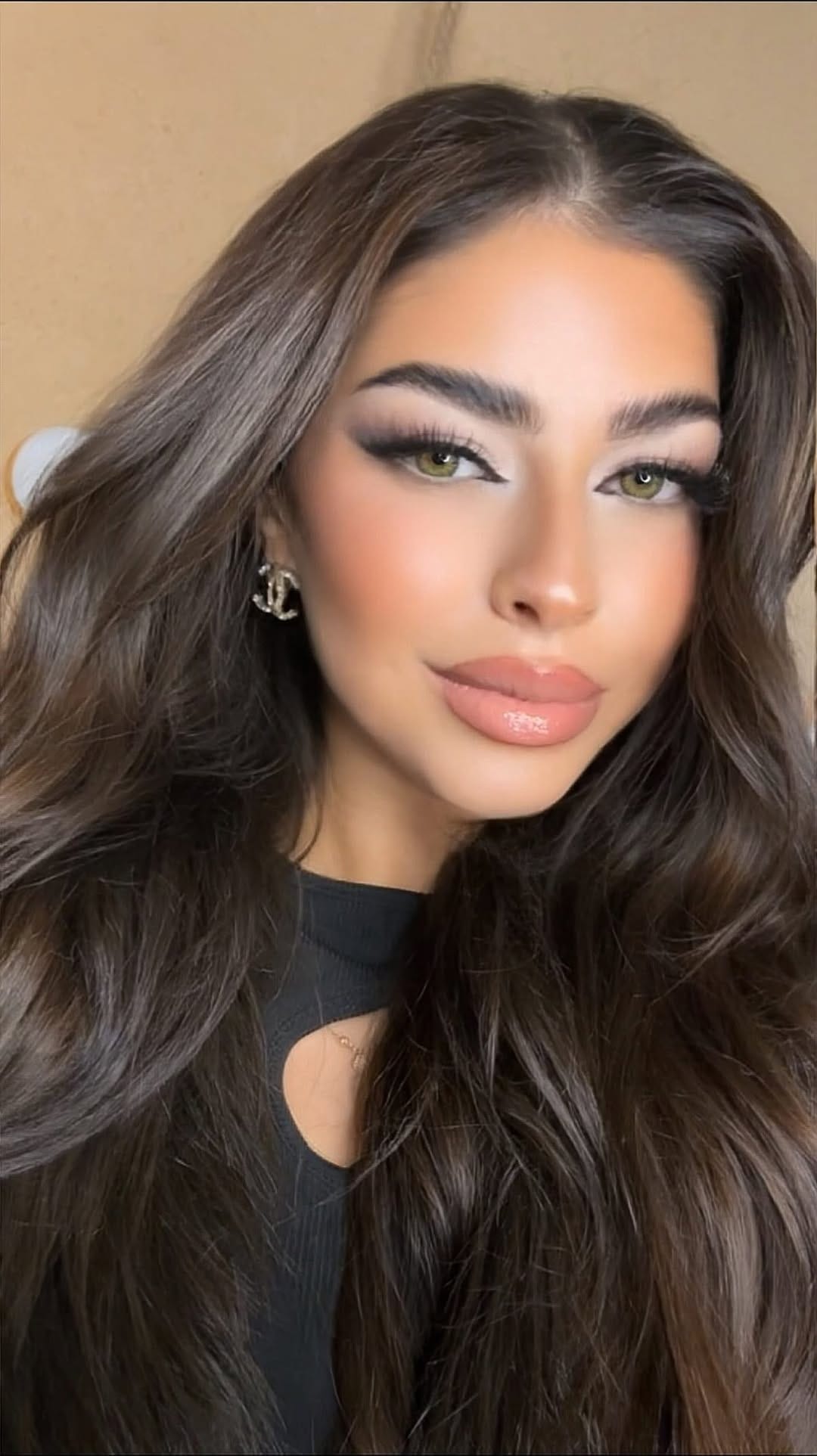 Post 1 by Mirrors on Instagram (video)