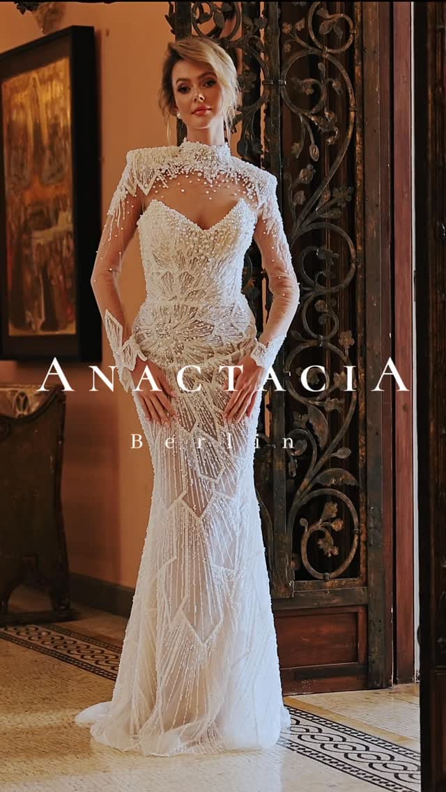 Post 2 by ANACTACIA BERLIN on Instagram (video)