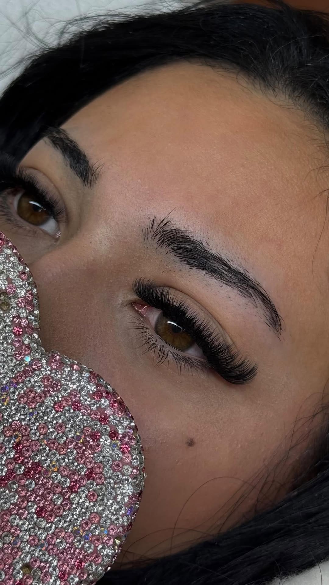 Post 4 by 𝟖𝟖 𝐀𝐭𝐞𝐥𝐢𝐞𝐫 𝐍𝐚𝐢𝐥𝐬 𝐱 𝐋𝐚𝐬𝐡𝐞𝐬 𝐛𝐲 𝐋𝐓 ❥ on Instagram (video)