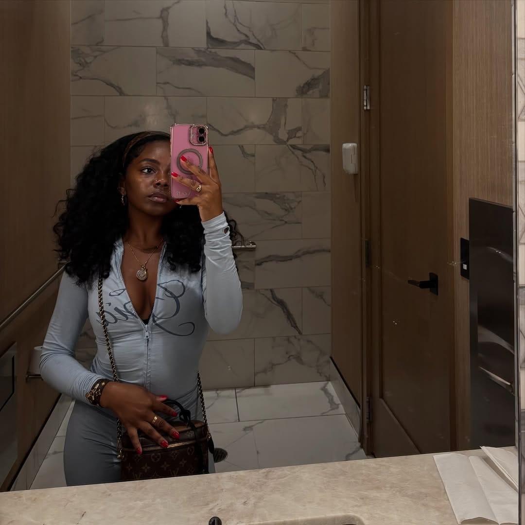 Post 2 by Chocolate Girl With Curls ✨ on Instagram (carousel)