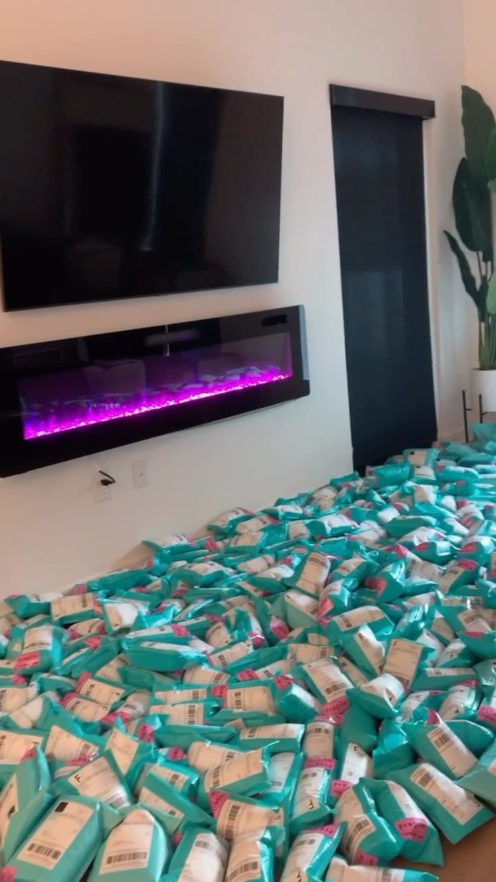 Post 10 by Chocolate Girl With Curls ✨ on Instagram (video)