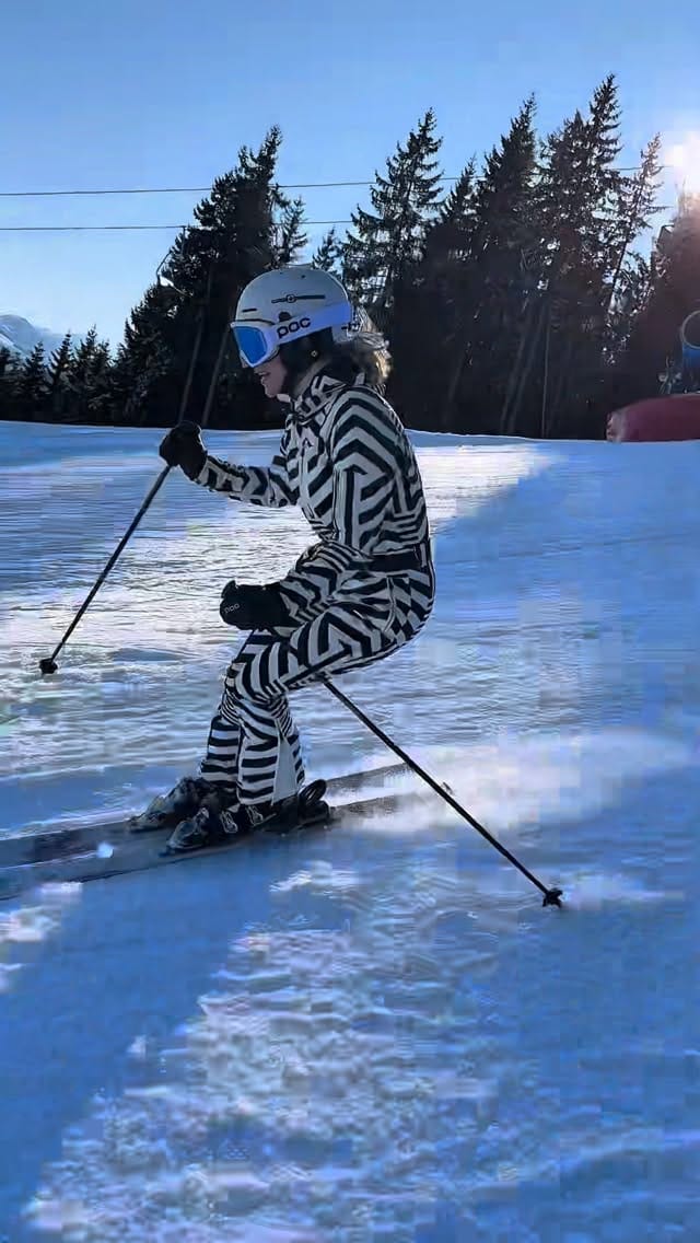 Post 6 by Tamara Gräfin von Nayhauss on Instagram (video)