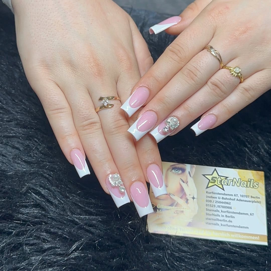 Post 2 by StarNails Am Ku’damm on Instagram (image)