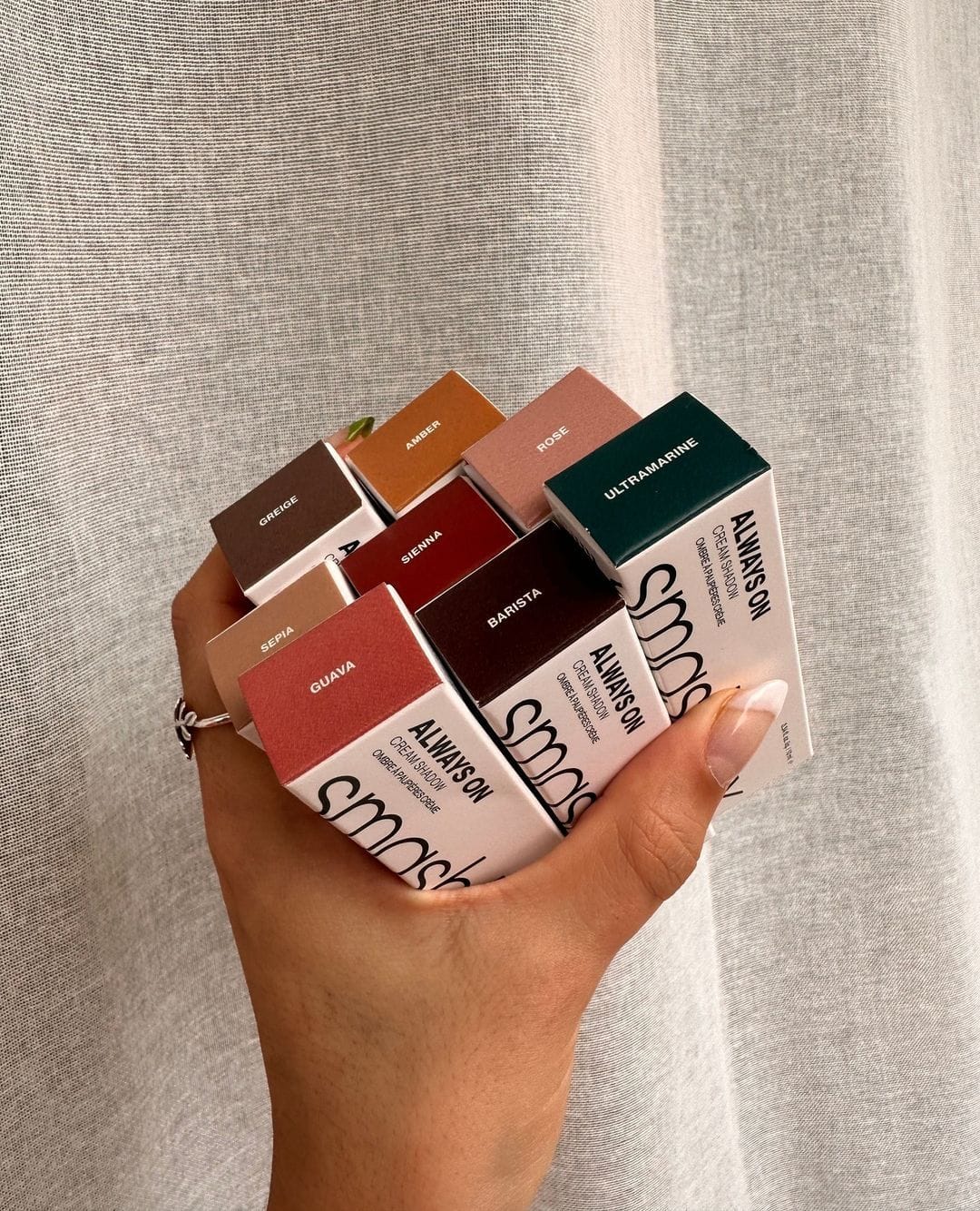 Post 8 by Smashbox Germany Market on Instagram (image)