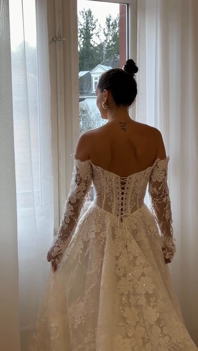 Post 1 by Bridal Boutique Baden-Baden on Instagram (video)