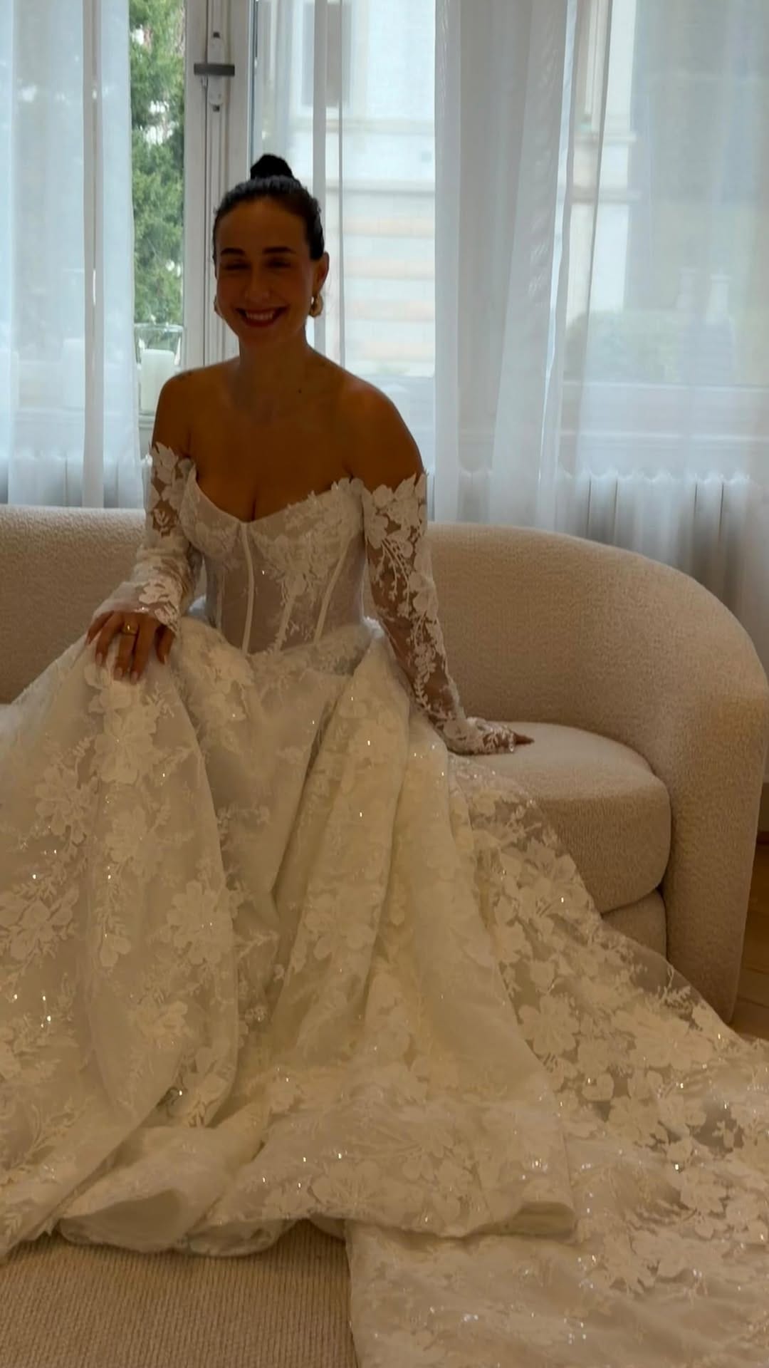 Post 6 by Bridal Boutique Baden-Baden on Instagram (video)