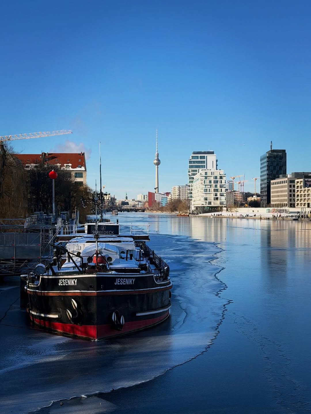 Post 10 by MARTIN on Instagram (image)