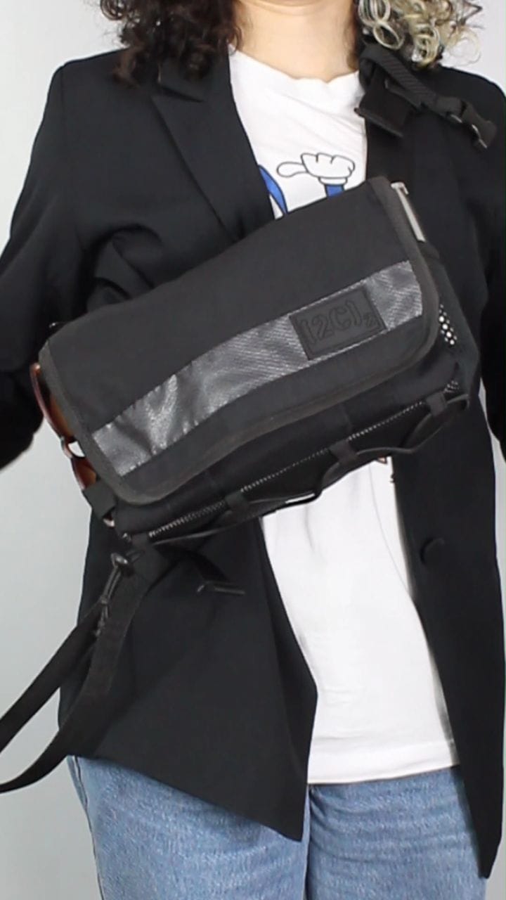 Post 7 by (2c)2 Bags on Instagram (video)