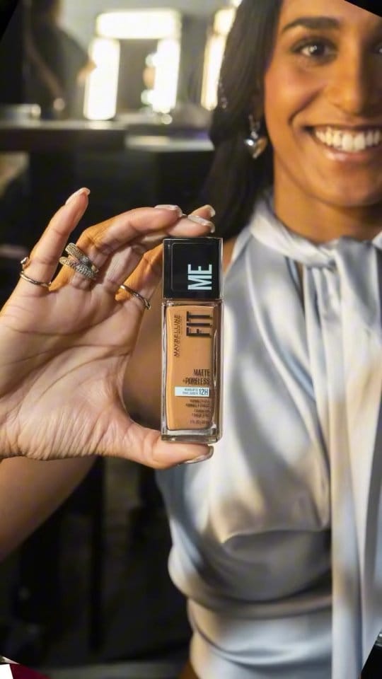 Post 4 by EC Makeup Bar on Instagram (video)