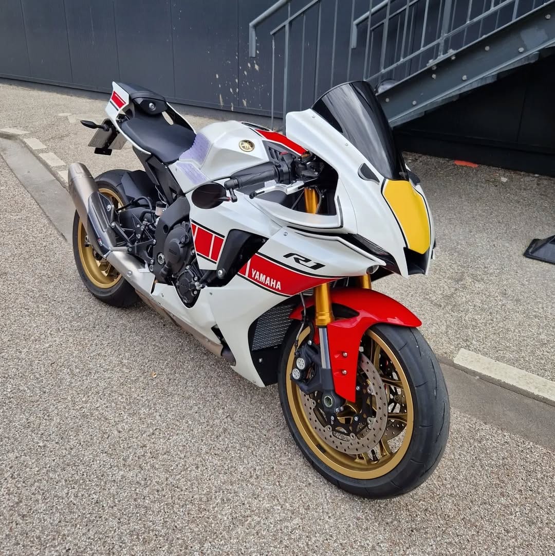 Post 2 by Yamaha R1 RN65 on Instagram (carousel)