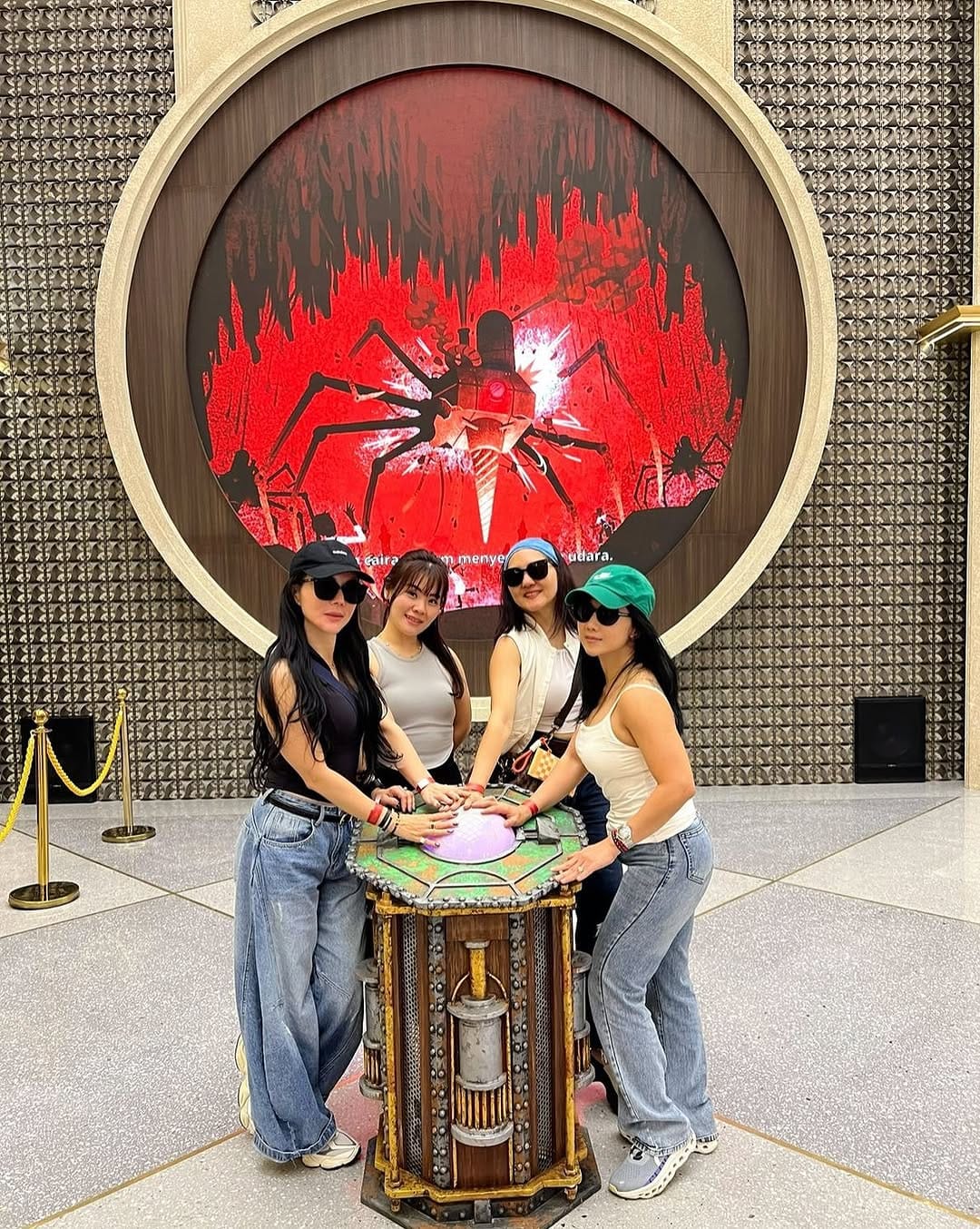Post 10 by 𝔄𝔫𝔡𝔧𝔞𝔫𝔦 𝔎𝔴𝔢𝔢 🇮🇩 on Instagram (carousel)