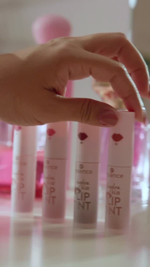 Post 5 by essence Cosmetics Arabia on Instagram (video)