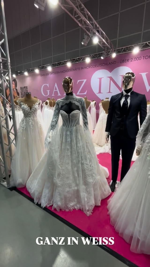 Post 6 by GANZ IN WEISS on Instagram (video)