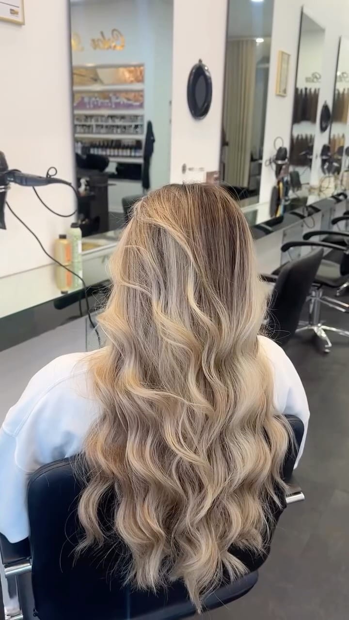 Post 4 by ☆ Aylin Aksu ☆ on Instagram (video)