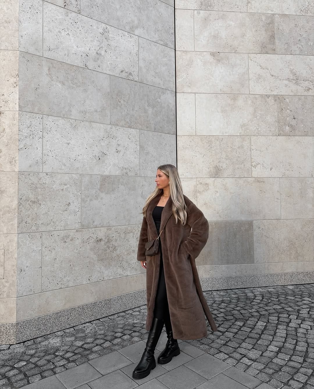 Post 9 by 𝐕 𝐀 𝐍 𝐈 🤍 on Instagram (carousel)