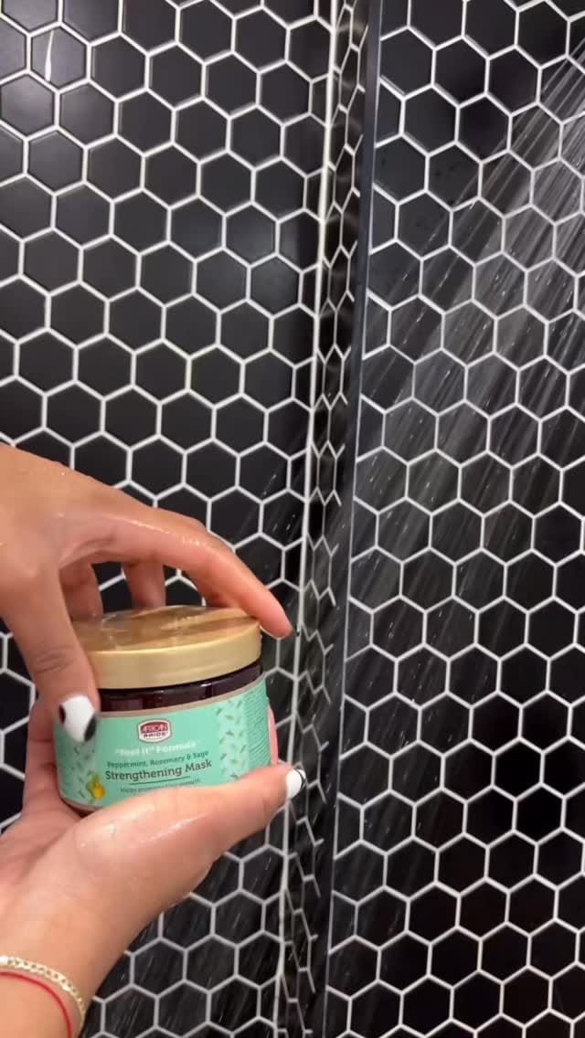 Post 9 by African Pride Hair Care on Instagram (video)