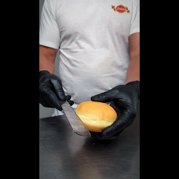 Post 1 by Padaria Suíça on Instagram (video)