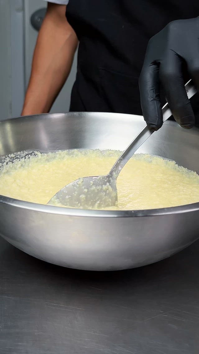 Post 10 by Padaria Suíça on Instagram (video)