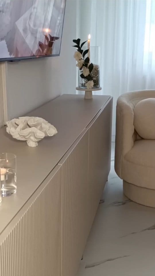 Post 2 by Nimet Karakol on Instagram (video)