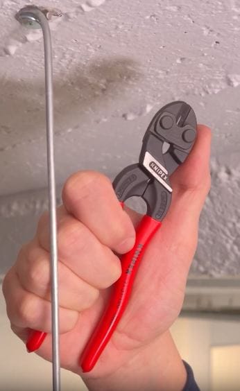 Post 2 by KNIPEX on Instagram (video)
