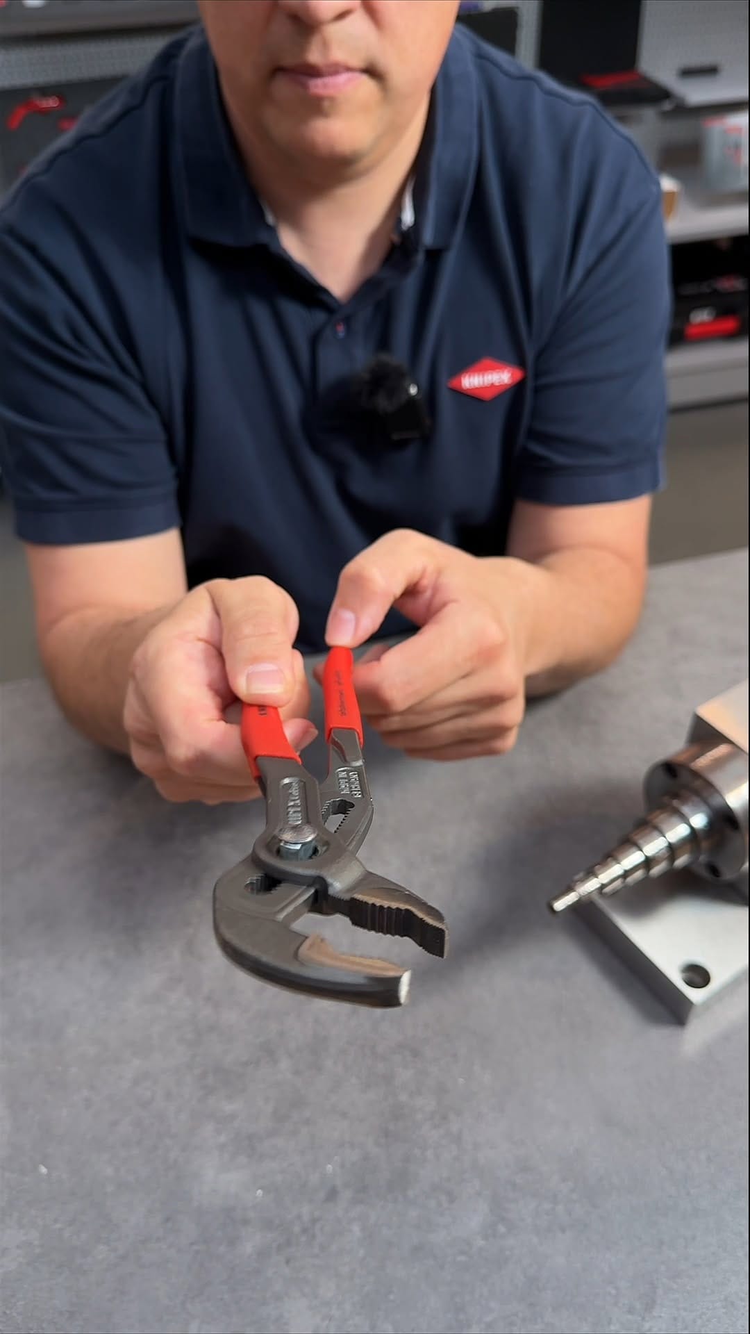 Post 3 by KNIPEX on Instagram (video)