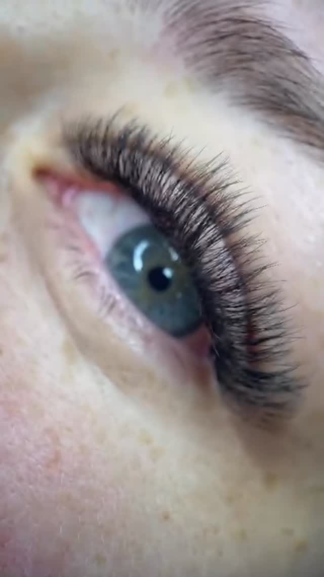 Post 6 by Lashstyle & Beauty on Instagram (video)