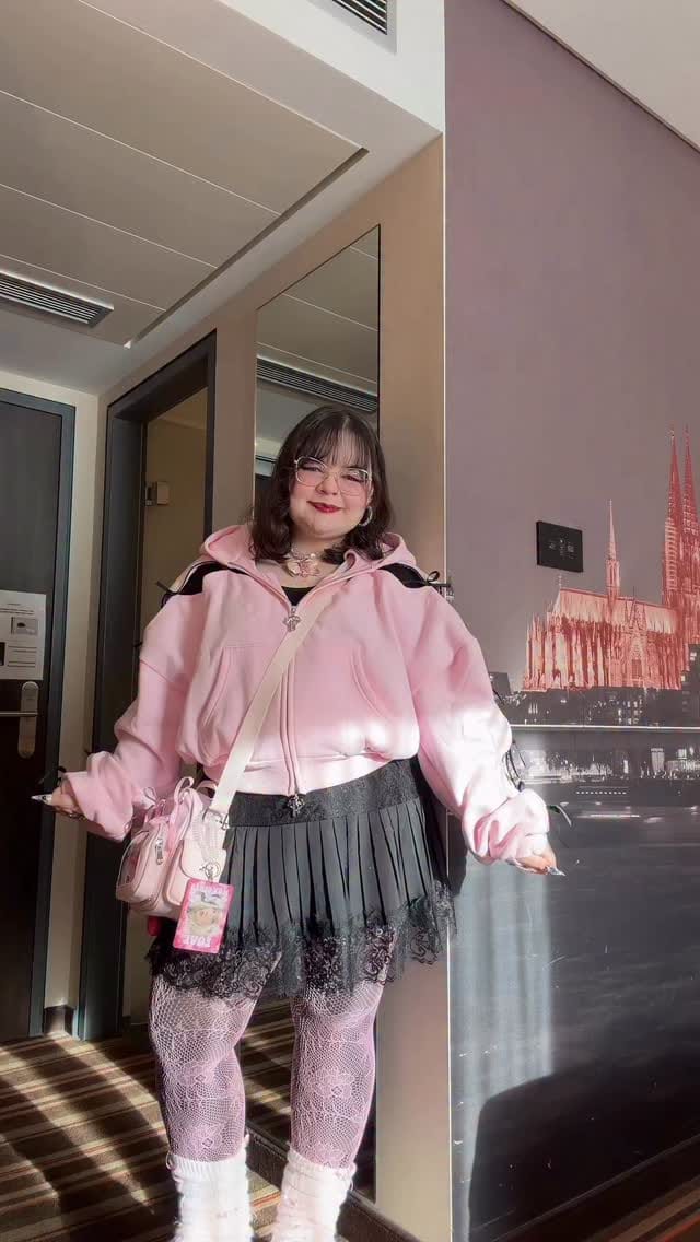Post 1 by Kristina 🎀 on Instagram (video)