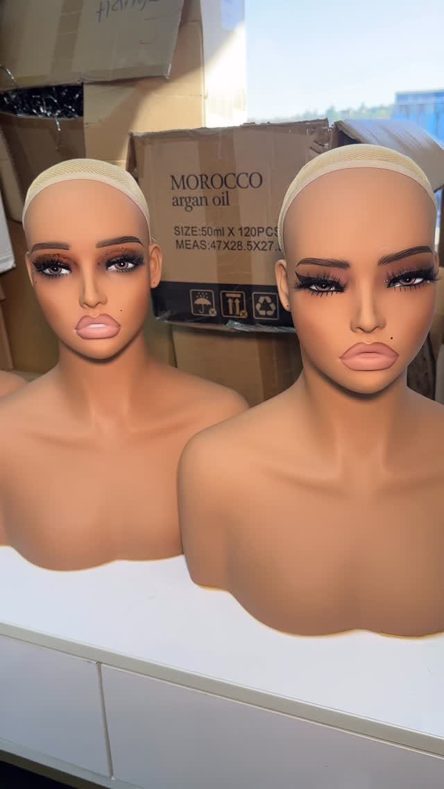 Post 7 by ZEEWIGSA BEAUTY SUPPLY STORE🇿🇦 on Instagram (video)
