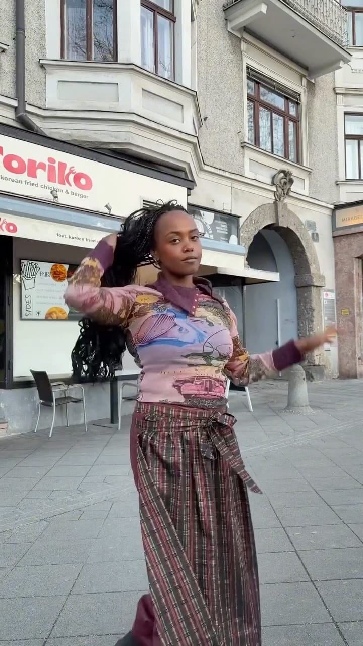 Post 2 by TSELLOT TV on Instagram (video)