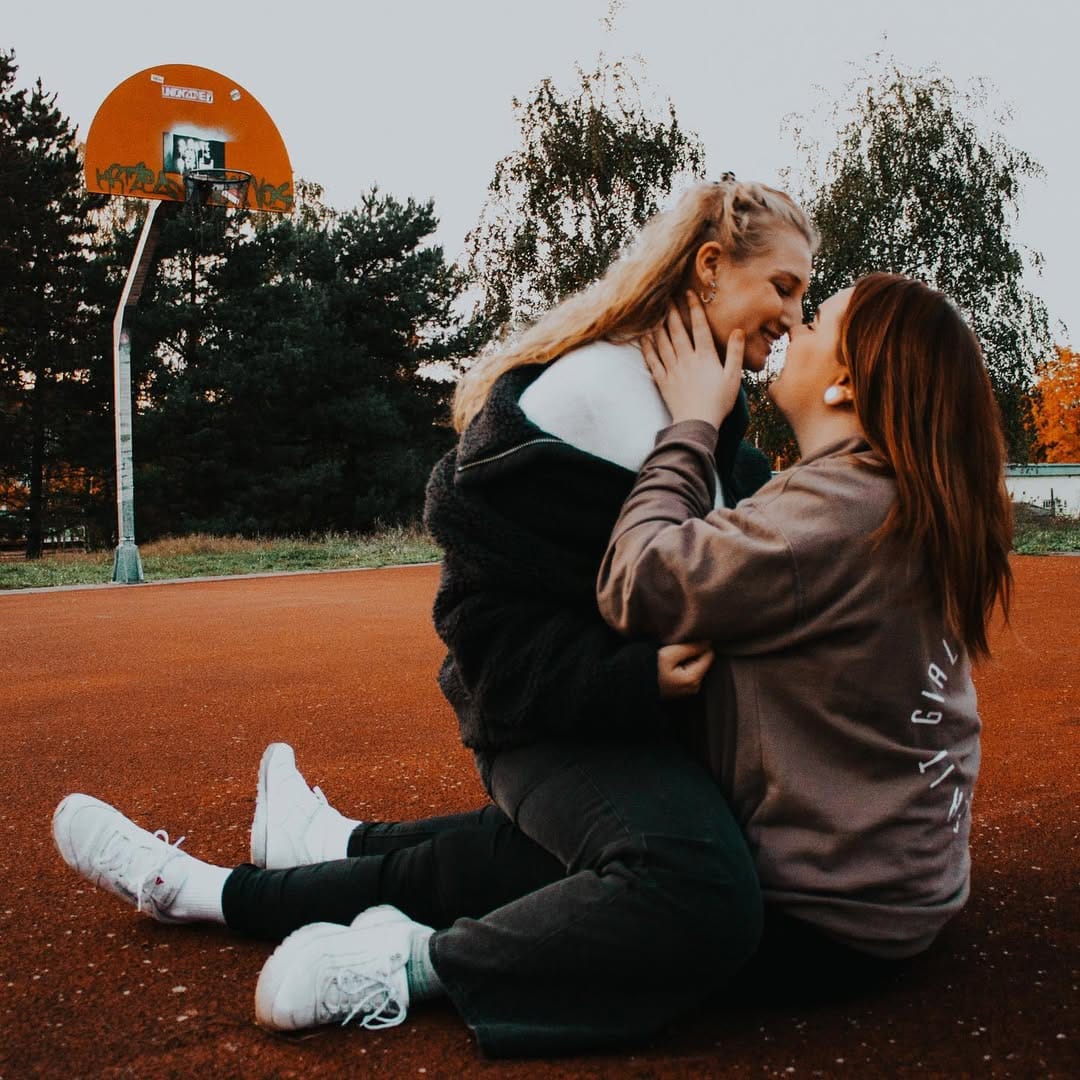 Post 3 by LAURA & FABI ⋒ on Instagram (image)