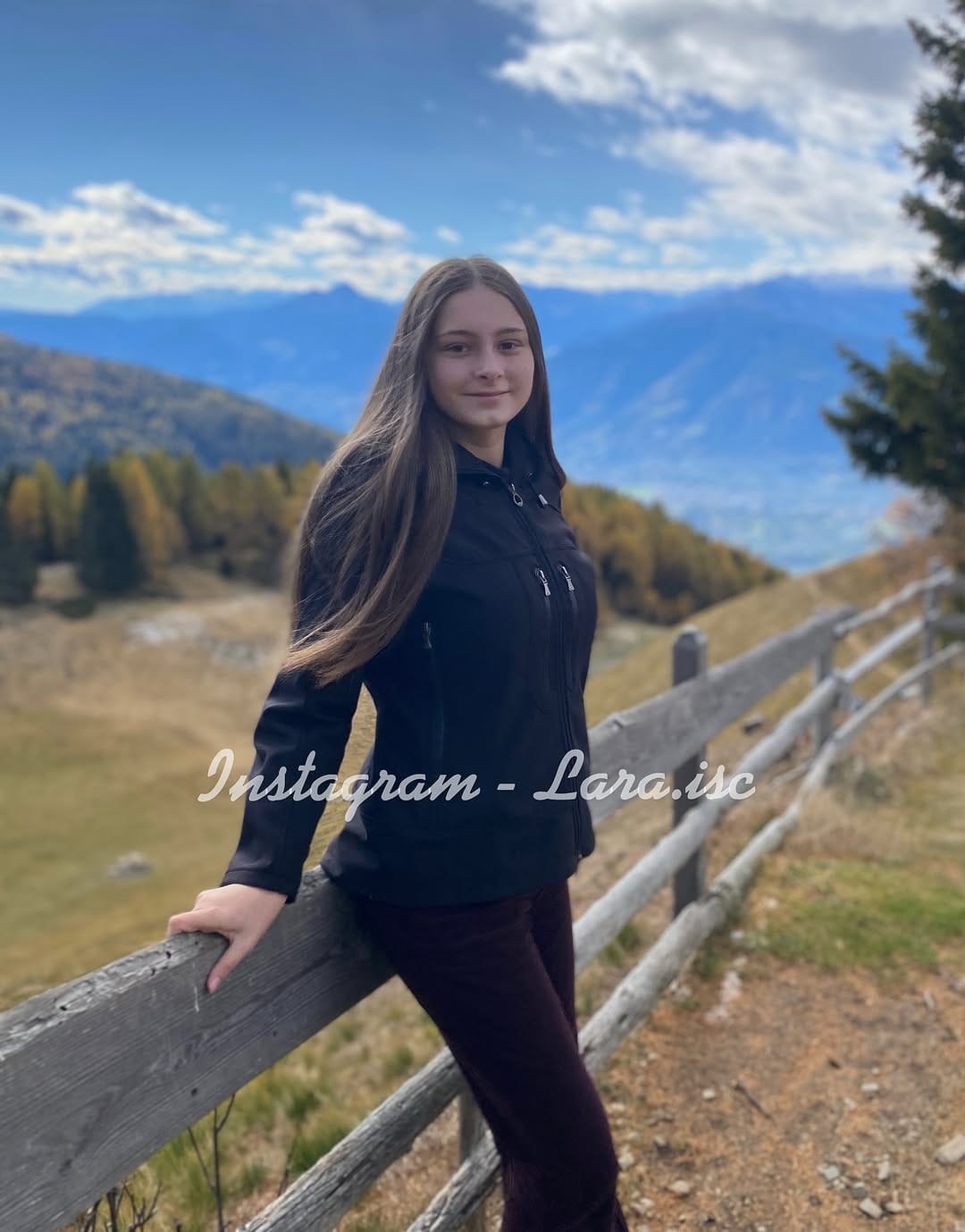 Post 9 by Lara on Instagram (carousel)