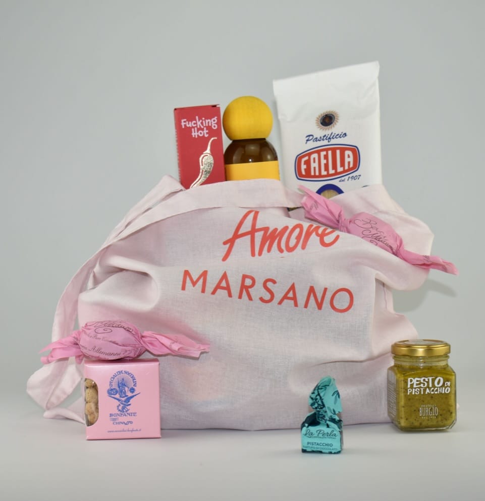 Post 1 by Amore Store Berlin on Instagram (carousel)